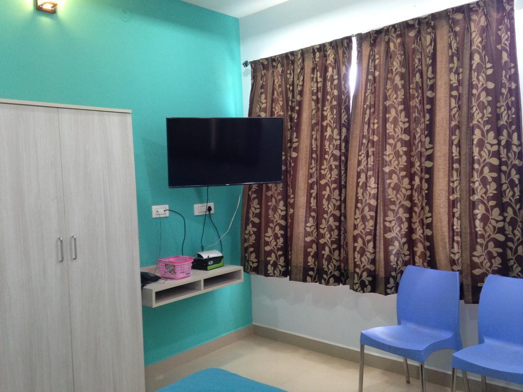 Oyo 4355 Goodland Inn Madras Buitenkant foto