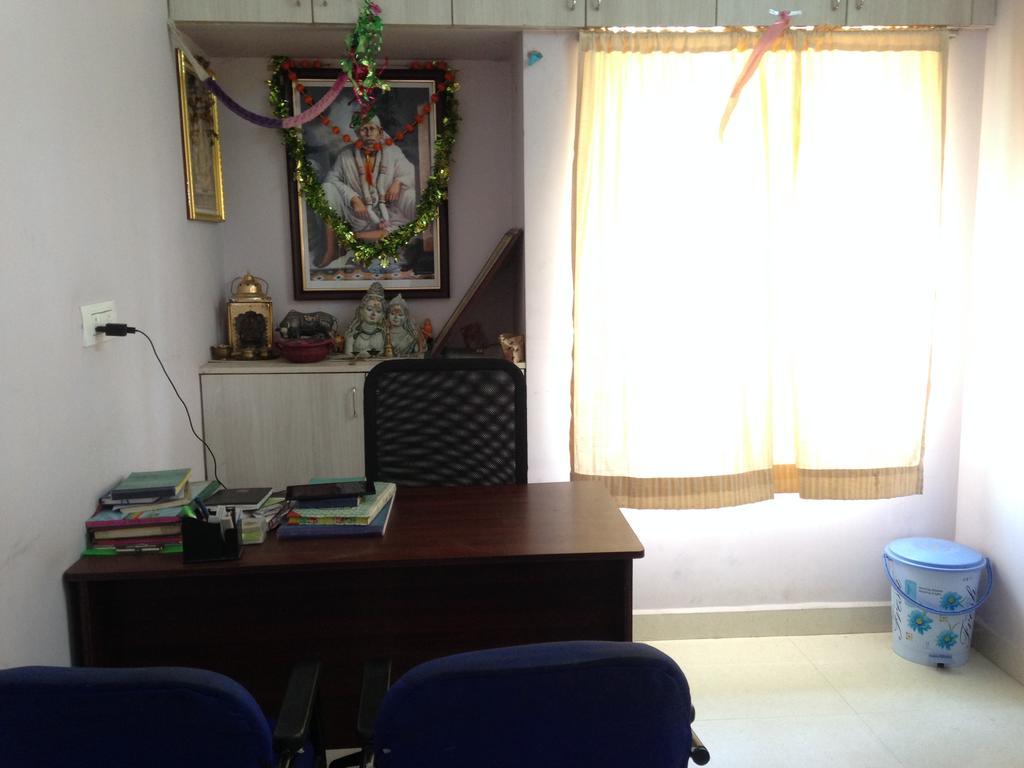 Oyo 4355 Goodland Inn Madras Buitenkant foto